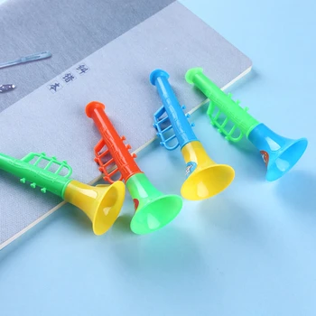 6шт Детские маленькие игрушки двухсекционная мини-труба детский мультфильм пластиковый детский сад игра на маленьком музыкальном инструменте призы