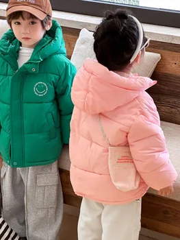Зимнее корейское пальто для девочек Улыбающееся лицо с принтом Твердая плюшевая бархатная куртка для девочек с капюшоном Утолщенная теплая верхняя одежда для девочек для детей